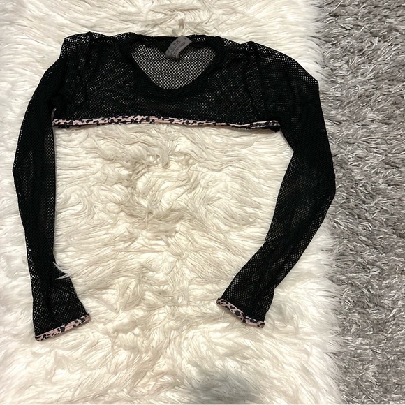 Black Fishnet Long Sleeve Crop Top - Picture 1 of 2